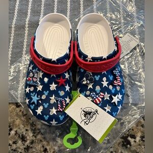 NWT CROCS Disney Mickey Patriotic M6/W8